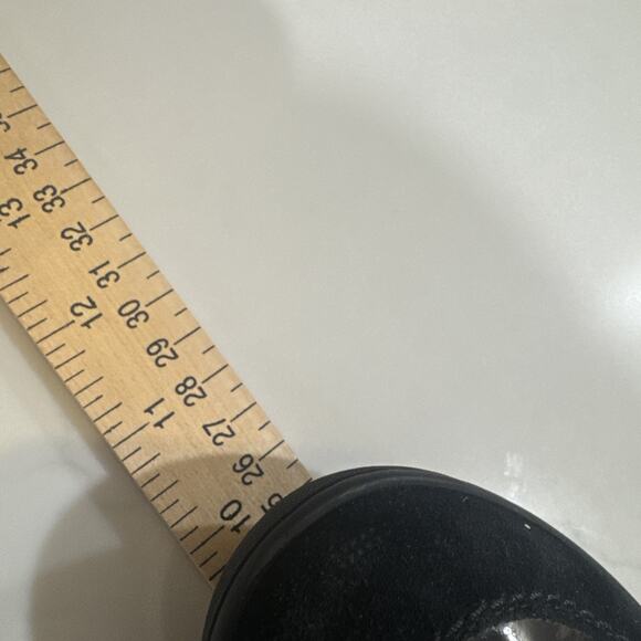 Louis Vuitton Patent Leather Low Top Size 37.5 Women’s Sneaker (runs Small) - Picture 13 of 16